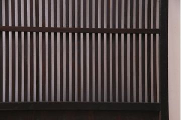 和製アンティーク　大正昭和初期　趣き溢れる佇まいが魅力的な格子戸1枚(建具、引き戸)