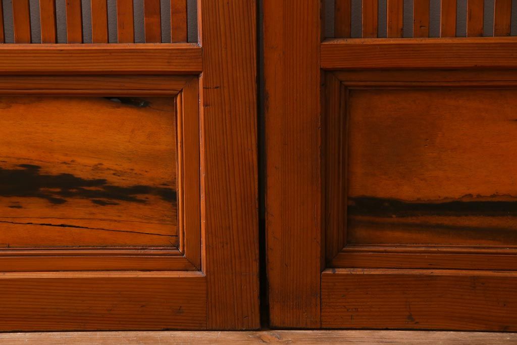 昭和初期　当店オリジナルガラス　黒柿の腰板が目を引く格子戸4枚セット(建具、ガラス帯戸、引き戸)