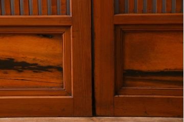 昭和初期　当店オリジナルガラス　黒柿の腰板が目を引く格子戸4枚セット(建具、ガラス帯戸、引き戸)