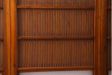 昭和初期　当店オリジナルガラス　黒柿の腰板が目を引く格子戸4枚セット(建具、ガラス帯戸、引き戸)