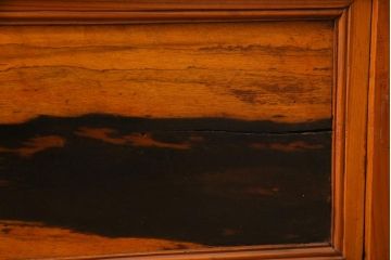 昭和初期　当店オリジナルガラス　黒柿の腰板が目を引く格子戸4枚セット(建具、ガラス帯戸、引き戸)