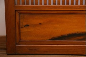 昭和初期　当店オリジナルガラス　黒柿の腰板が目を引く格子戸4枚セット(建具、ガラス帯戸、引き戸)