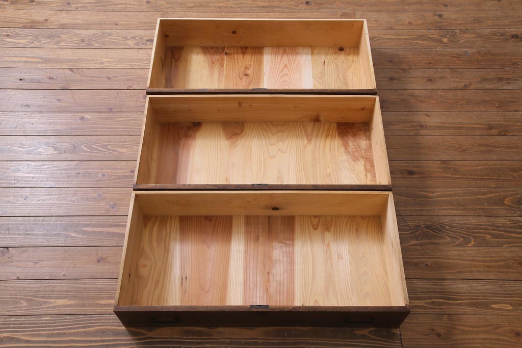 レトロ家具　昭和初期　鉄脚　桐材　上品なレトロスタイルに合うリメイクリビングボード(テレビ台、衣装箪笥)(1)