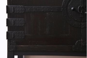 アンティーク家具　古民具リメイク　桐材製　かくし付き　重厚な雰囲気漂う観音開きの箪笥サイドボード(収納棚、戸棚)