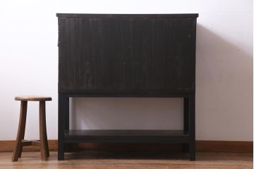 アンティーク家具　古民具リメイク　桐材製　かくし付き　重厚な雰囲気漂う観音開きの箪笥サイドボード(収納棚、戸棚)