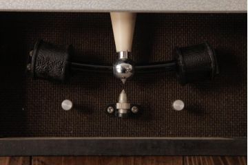 レトロ雑貨　昭和期　SEIKO(セイコー)　電池式　カレンダー付き　レトロモダンな掛け時計(柱時計、振り子時計)