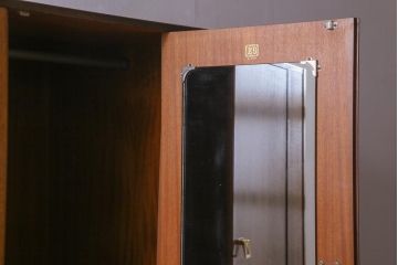 ヴィンテージ家具　北欧ビンテージ　G-PLAN(ジープラン)　チーク材　スタイリッシュな佇まいがカッコイイ激レアなワードローブ