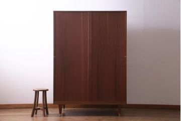 ヴィンテージ家具　北欧ビンテージ　G-PLAN(ジープラン)　チーク材　スタイリッシュな佇まいがカッコイイ激レアなワードローブ