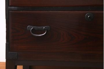 和製アンティーク　リメイク家具　前板欅材　漆塗り　渋くて品のある時代箪笥ローボード(テレビボード、引き出し)(1)