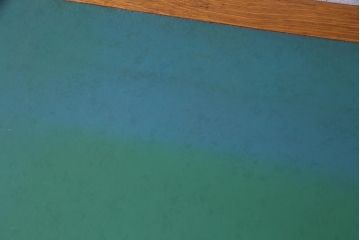 アンティーク家具　イギリスアンティーク　オーク材　重厚な雰囲気が漂うレザートップの両袖机(デスク)