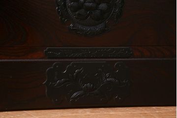 中古　伝統民芸　岩谷堂箪笥　天板リメイク・栗無垢材　重厚かつ上品な佇まいが魅力的な衣装箪笥(リビングボード、チェスト)