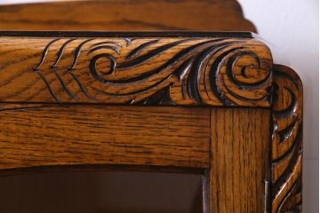 アンティーク家具　イギリスアンティーク　オーク材　クラシカルな意匠がお洒落なブックケース(本箱、収納棚、飾り棚)