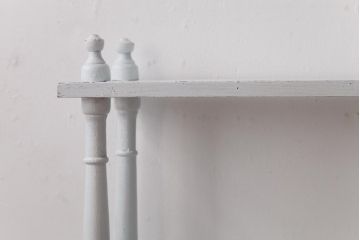 アンティーク家具　イギリスアンティーク　ガーリーなお部屋づくりに活躍するペイントオープンラック(飾り棚)