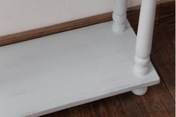 アンティーク家具　イギリスアンティーク　ガーリーなお部屋づくりに活躍するペイントオープンラック(飾り棚)