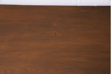 アンティーク家具　イギリスアンティーク　棚付き　クラシックカントリーなパイン材製デスク(机、在宅ワーク、在宅用)