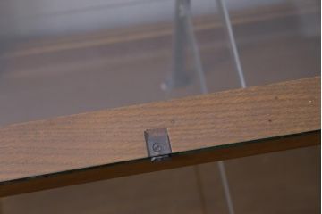 レトロ家具　昭和レトロ　脚付き　すっきりとしたデザインが取り入れやすいガラスケース(ショーケース、陳列棚)