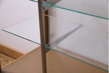 レトロ家具　昭和レトロ　脚付き　すっきりとしたデザインが取り入れやすいガラスケース(ショーケース、陳列棚)