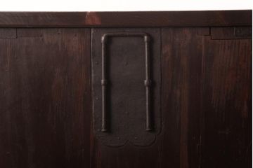 アンティーク家具　和製アンティーク　 脚付き　箪笥リメイク　鋲と大きな丸金具が印象的なリビングボード(アンティークチェスト、テレビ台)