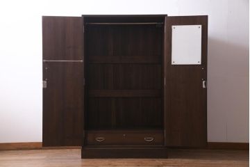 ヴィンテージ家具　ビンテージ　総桐材　漆絵　しっとりとした雰囲気が品のあるワードローブ(洋服タンス)