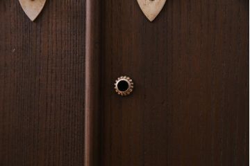 ヴィンテージ家具　ビンテージ　総桐材　漆絵　しっとりとした雰囲気が品のあるワードローブ(洋服タンス)