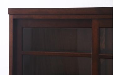 中古　松本民芸家具　引き戸が和の雰囲気を漂わせるK-3型食器棚(戸棚、収納棚、キャビネット)(定価約63万7千円)