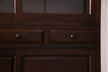 中古　松本民芸家具　引き戸が和の雰囲気を漂わせるK-3型食器棚(戸棚、収納棚、キャビネット)(定価約63万7千円)