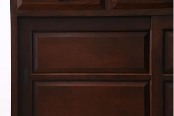 中古　松本民芸家具　引き戸が和の雰囲気を漂わせるK-3型食器棚(戸棚、収納棚、キャビネット)(定価約63万7千円)