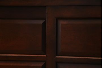 中古　松本民芸家具　引き戸が和の雰囲気を漂わせるK-3型食器棚(戸棚、収納棚、キャビネット)(定価約63万7千円)