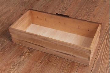 和製アンティーク　ガラス天板　鉄脚　箪笥を現代のお部屋でも楽しめるリメイクローテーブル(センターテーブル)