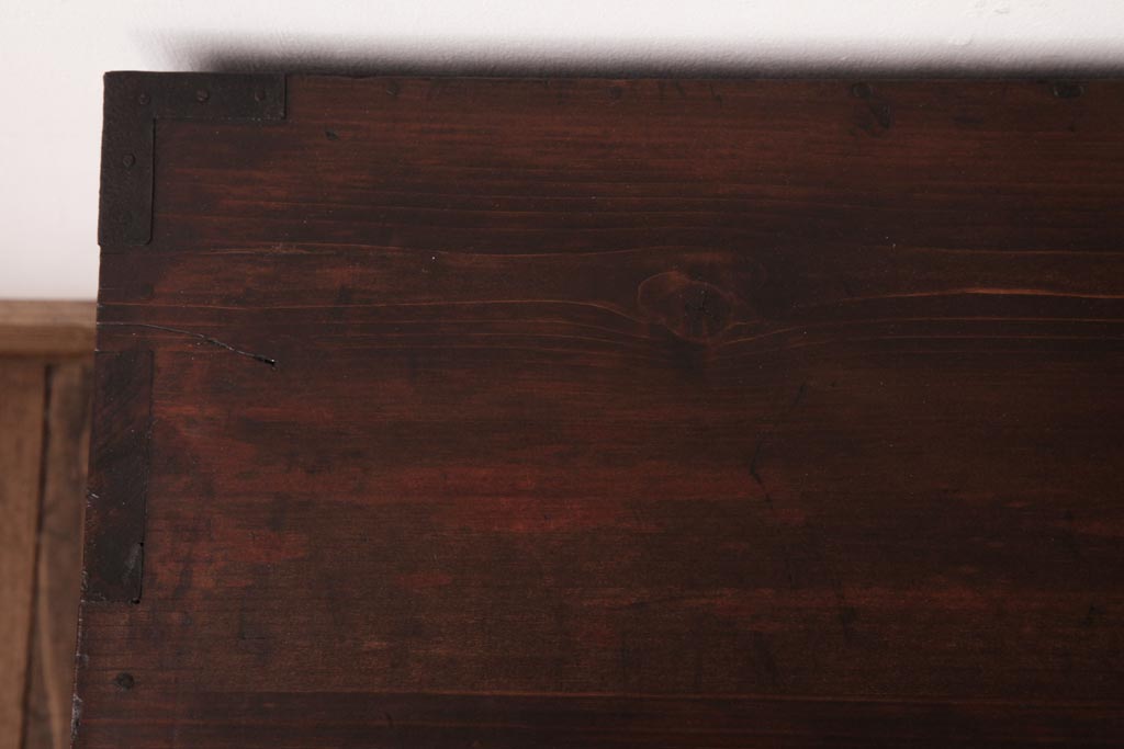 和製アンティーク　ガラス天板　鉄脚　箪笥を現代のお部屋でも楽しめるリメイクローテーブル(センターテーブル)