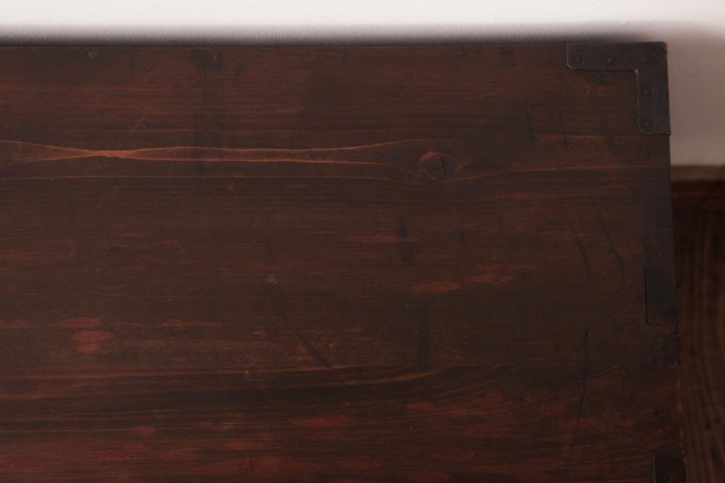 和製アンティーク　ガラス天板　鉄脚　箪笥を現代のお部屋でも楽しめるリメイクローテーブル(センターテーブル)