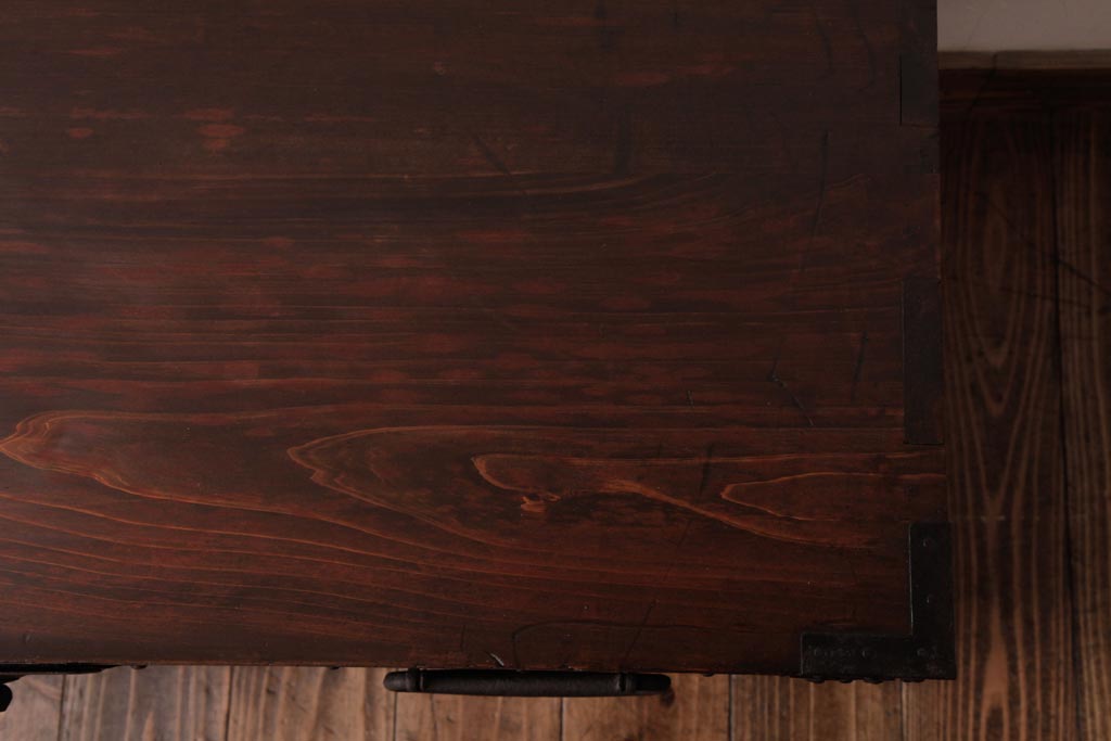 和製アンティーク　ガラス天板　鉄脚　箪笥を現代のお部屋でも楽しめるリメイクローテーブル(センターテーブル)