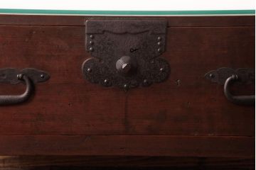 和製アンティーク　ガラス天板　鉄脚　箪笥を現代のお部屋でも楽しめるリメイクローテーブル(センターテーブル)