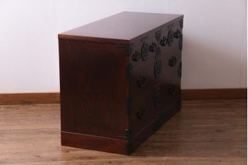 中古　岩谷堂箪笥　力強い杢目と黒い金具が魅力的なチェスト(衣装箪笥、引き出し、和タンス)