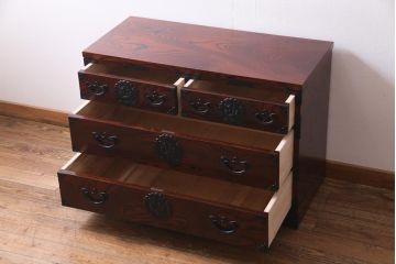 中古　岩谷堂箪笥　力強い杢目と黒い金具が魅力的なチェスト(衣装箪笥、引き出し、和タンス)