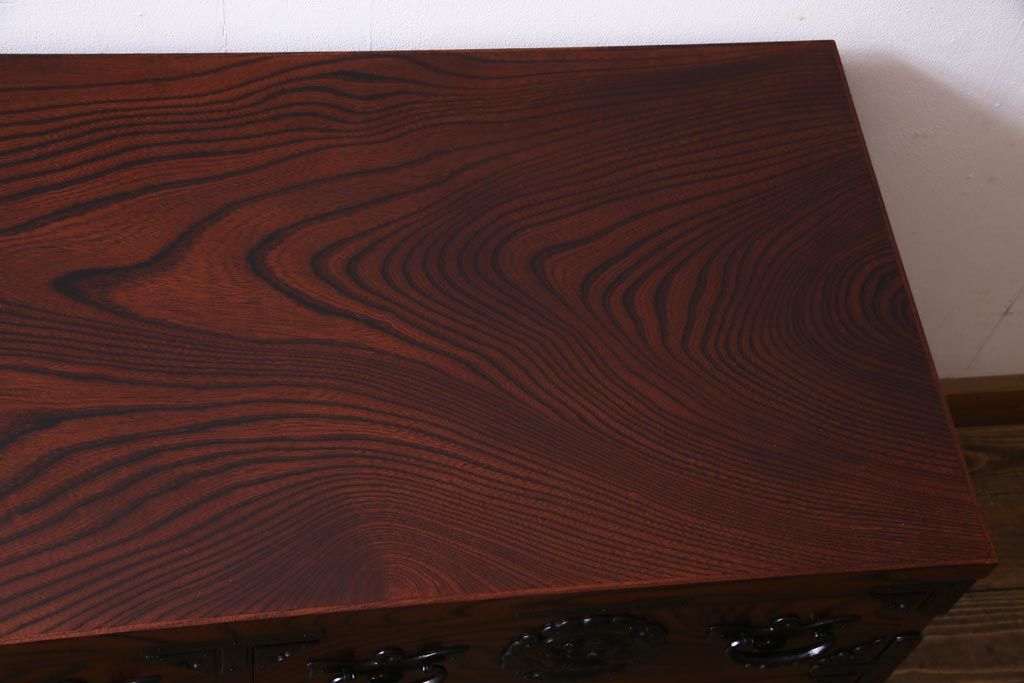 中古　岩谷堂箪笥　力強い杢目と黒い金具が魅力的なチェスト(衣装箪笥、引き出し、和タンス)