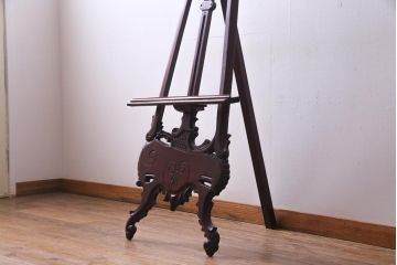 アンティーク雑貨　フランス輸入家具　マホガニー材　ロココ様式　クラシカルな雰囲気漂うイーゼル(画架、ディスプレイ)