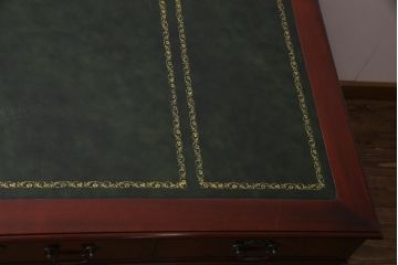 イギリス輸入家具　マホガニー材　レザートップ　高級感漂う組み立て式両袖デスク(プレジデントデスク、机、在宅ワーク、在宅用)