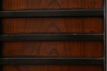 アンティーク家具　和製アンティーク　前面ケヤキ材　巾着金具が目を引く帳場箪笥(和タンス、引き出し)