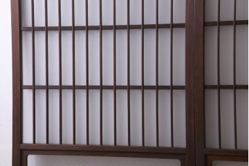 昭和レトロ　当店オリジナルガラス　腰板ケヤキ材　上品かつ趣溢れる格子戸(ガラス戸、引き戸、建具)2枚セット
