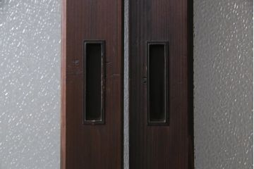 昭和初期　腰板ケヤキ材　ダイヤガラス入り　味のあるレトロな雰囲気醸し出すガラス戸2枚セット(引き戸)