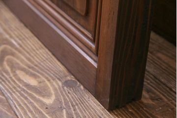 レトロ家具　昭和レトロ　腰板ケヤキ材　すりガラスが優しげな印象を与える格子戸(ガラス戸、引き戸、建具)2枚セット