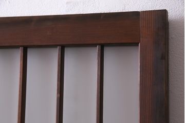 レトロ家具　昭和レトロ　腰板ケヤキ材　すりガラスが優しげな印象を与える格子戸(ガラス戸、引き戸、建具)2枚セット