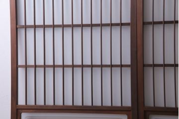 レトロ家具　昭和レトロ　腰板ケヤキ材　すりガラスが優しげな印象を与える格子戸(ガラス戸、引き戸、建具)2枚セット