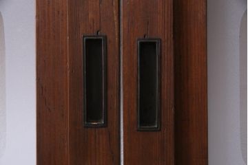 レトロ家具　昭和レトロ　腰板ケヤキ材　すりガラスが優しげな印象を与える格子戸(ガラス戸、引き戸、建具)2枚セット