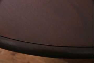 アンティーク家具　イギリスアンティーク　マホガニー材　重厚感漂うラウンドテーブル(ローテーブル)