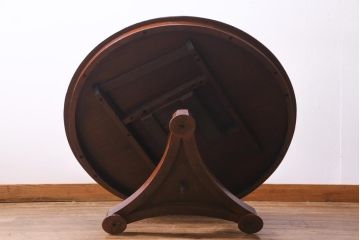アンティーク家具　イギリスアンティーク　マホガニー材　重厚感漂うラウンドテーブル(ローテーブル)
