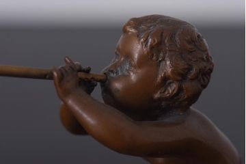 ヨーロッパヴィンテージ雑貨　フィギュリン　ブロンズ　笛を吹く少年の像(ディスプレイ雑貨、オブジェ、置き物、ビンテージ)