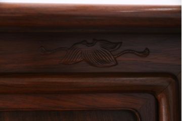 中古　伝統工芸品　大阪唐木指物　中澤唐木　池辺作　紫檀材　漆塗りが美しい高級飾り棚(茶棚)(定価約180万円)