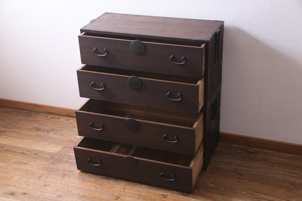 アンティーク家具　和製アンティーク　柔らかな木肌が味のある総桐材製の重ね箪笥(時代箪笥、衣装箪笥、桐箪笥、桐たんす)